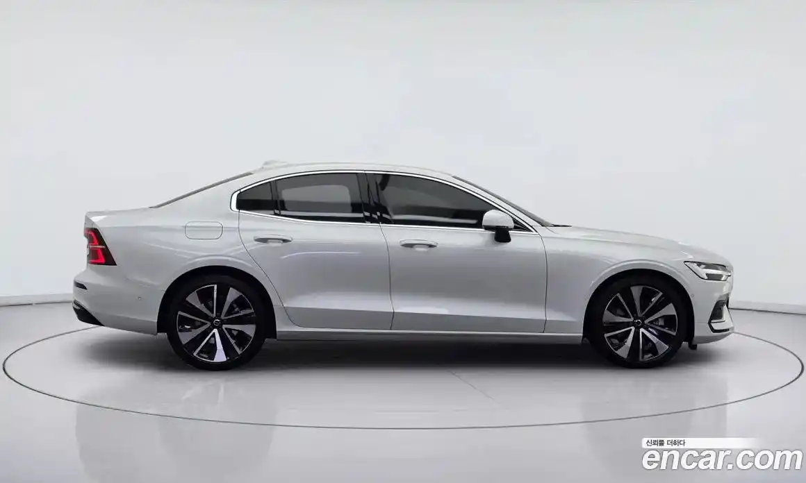 Volvo S60 2023 2.0 гидро в Москве № 230822, фото 3