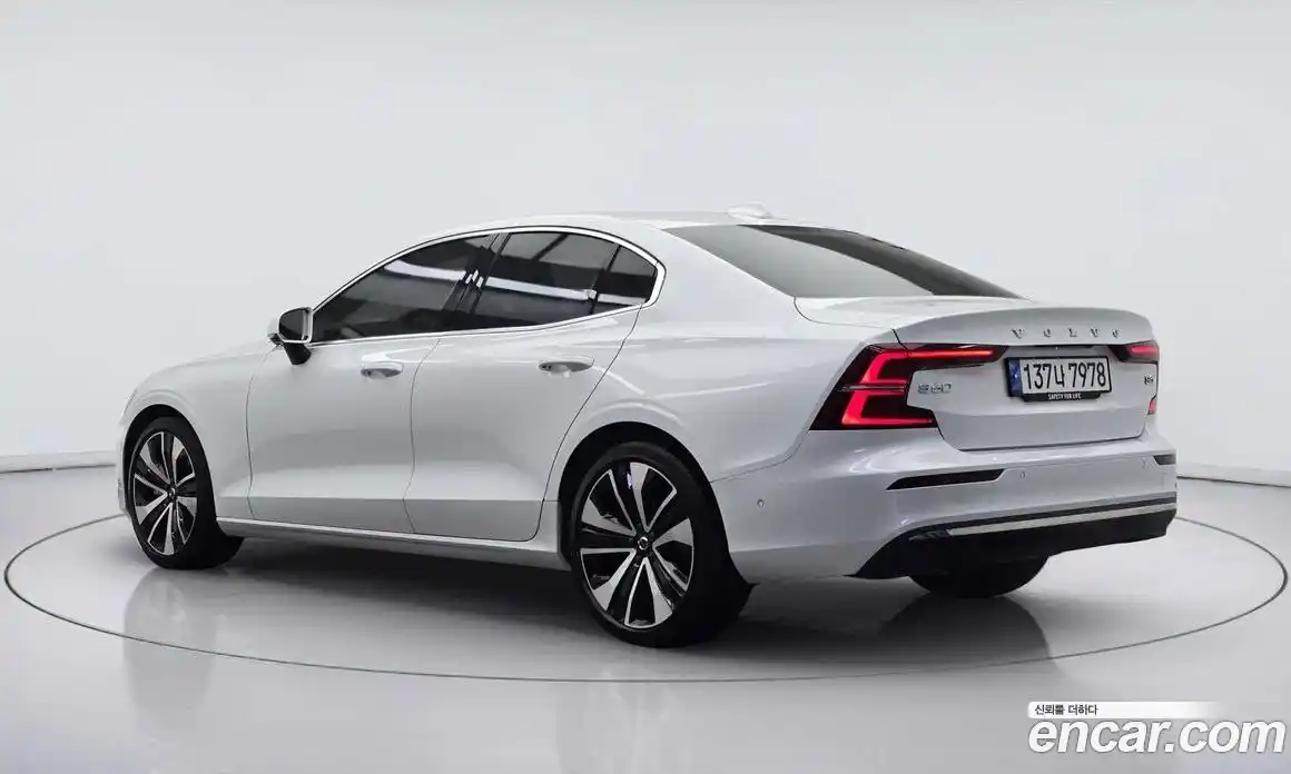 Volvo S60 2023 2.0 гидро в Москве № 230822, фото 4