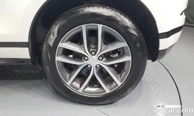 Land Rover Range-Rover Evoque 2024 2.0 гидро в Москве № 231172, миниатюра 5