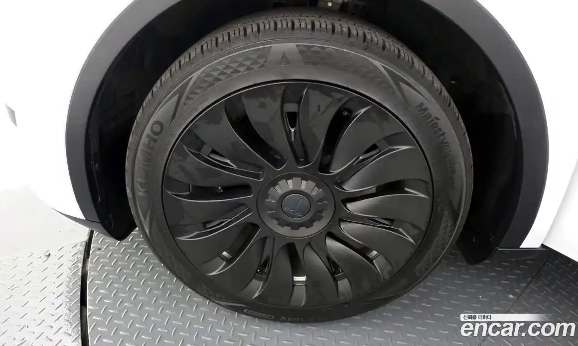 Tesla Model Y 2023 0.2 гидро в Москве № 231728, фото 5