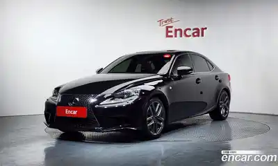 Lexus IS, 2016