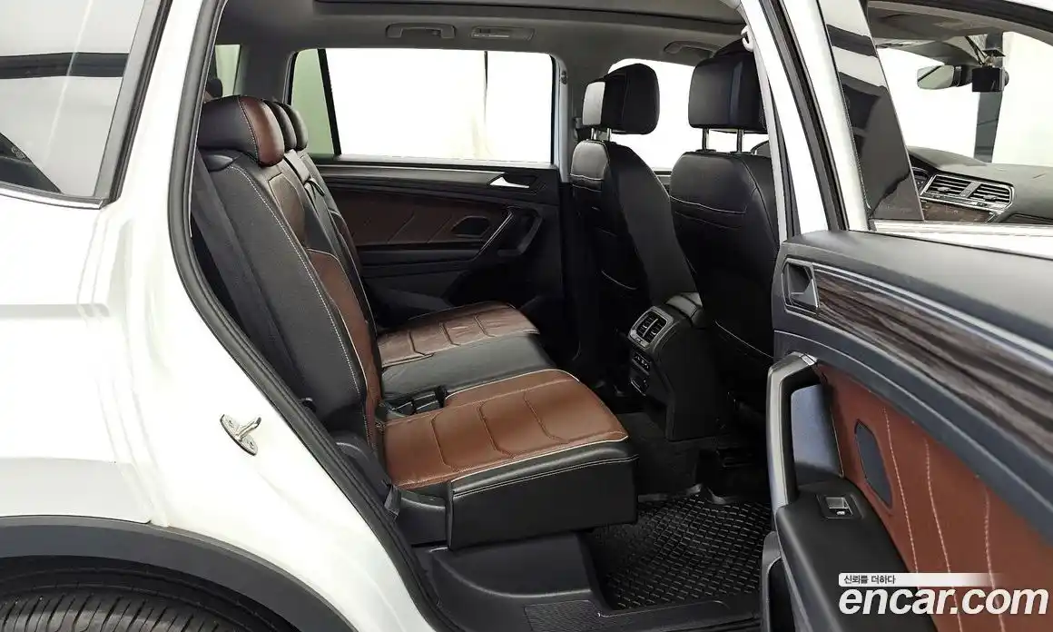 Volkswagen Tiguan 2023 2.0 гидро в Москве № 232075, фото 12