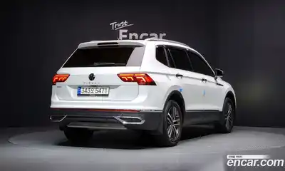 Volkswagen Tiguan 2023 2.0 гидро в Москве № 232075, миниатюра 2