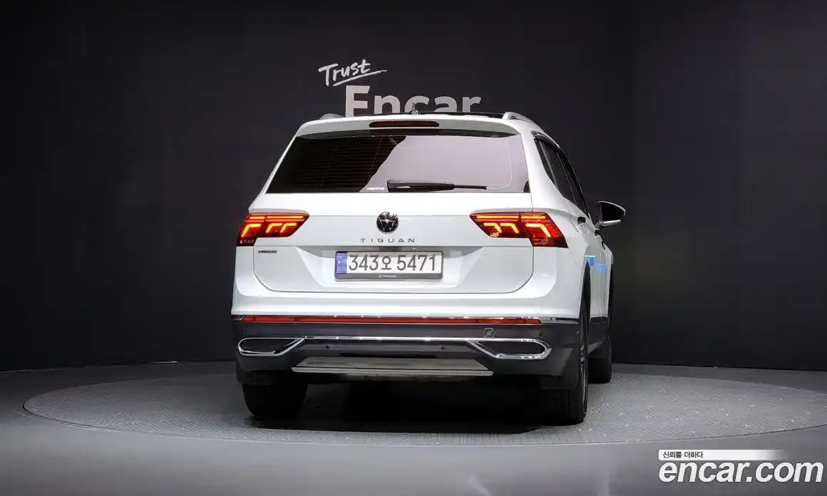 Volkswagen Tiguan 2023 2.0 гидро в Москве № 232075, фото 4