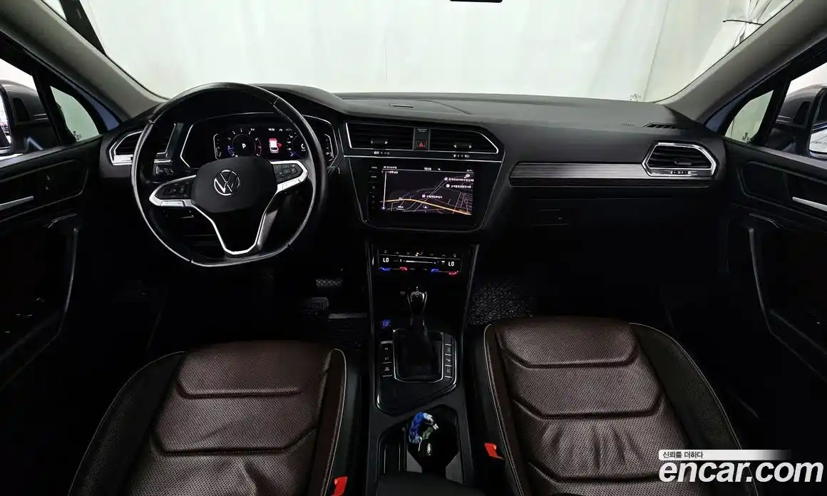 Volkswagen Tiguan 2023 2.0 гидро в Москве № 232075, фото 7