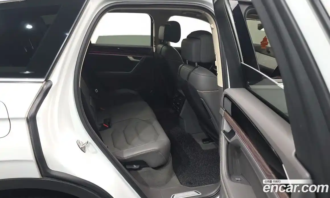 Volkswagen Touareg 2023 3.0 гидро в Москве № 232124, фото 12