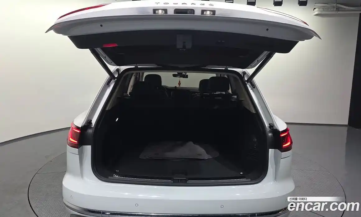 Volkswagen Touareg 2023 3.0 гидро в Москве № 232124, фото 20