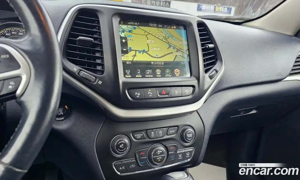 Jeep Cherokee 2016 2.2 гидро в Москве № 232726, фото 17