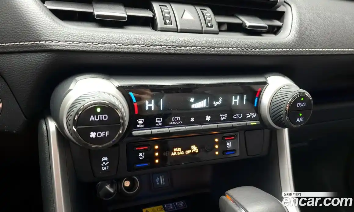 Toyota RAV4 2023 2.5 гидро в Москве № 232807, фото 17