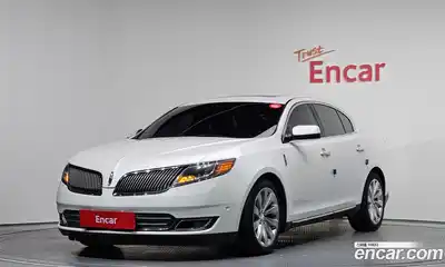 Lincoln MKS, 2014