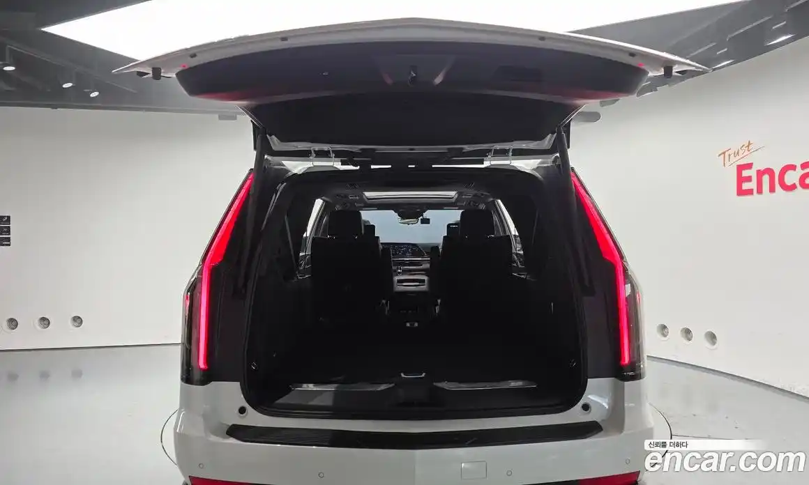 Cadillac Escalade 2023 6.2 гидро в Москве № 256359, фото 20