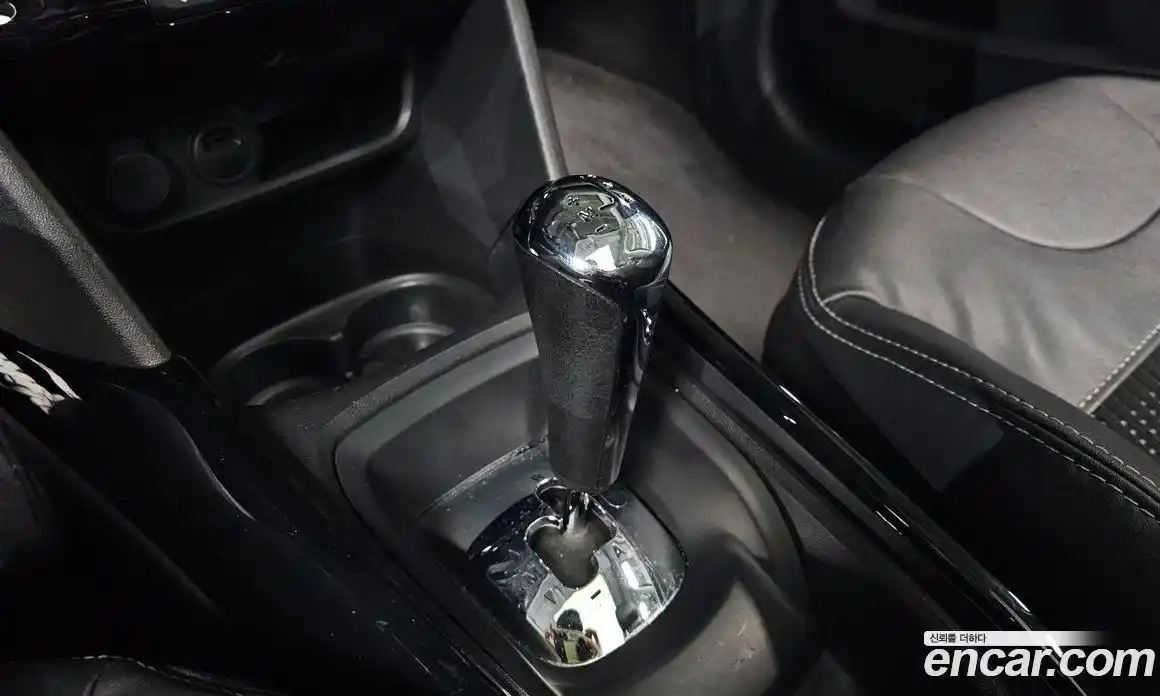 Peugeot 2008 2015 1.6 гидро в Москве № 258185, фото 9