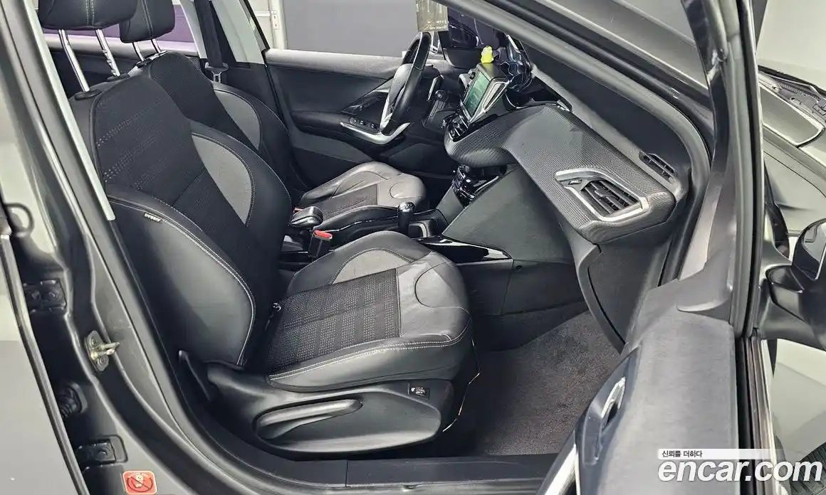 Peugeot 2008 2015 1.6 гидро в Москве № 258185, фото 10