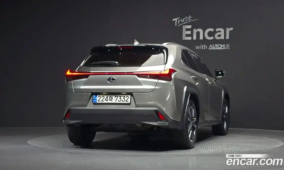 Lexus UX 2022 2.0 гидро в Москве № 275434, фото 4