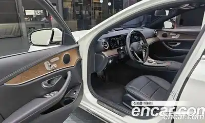 Mercedes-Benz E-Class 2023 2.0 гидро, миниатюра 11