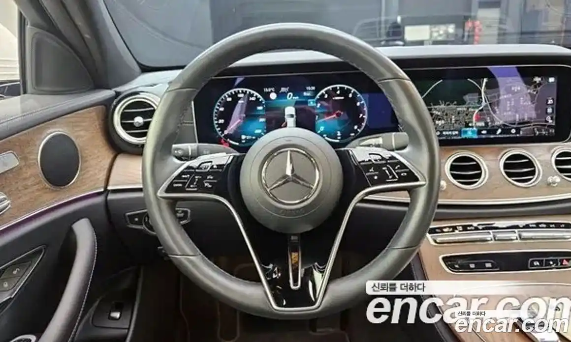 Mercedes-Benz E-Class 2023 2.0 гидро, фото 13
