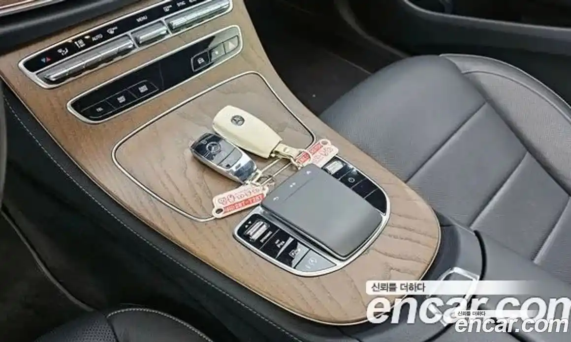 Mercedes-Benz E-Class 2023 2.0 гидро, фото 17
