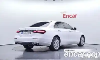 Mercedes-Benz E-Class 2023 2.0 гидро, миниатюра 2