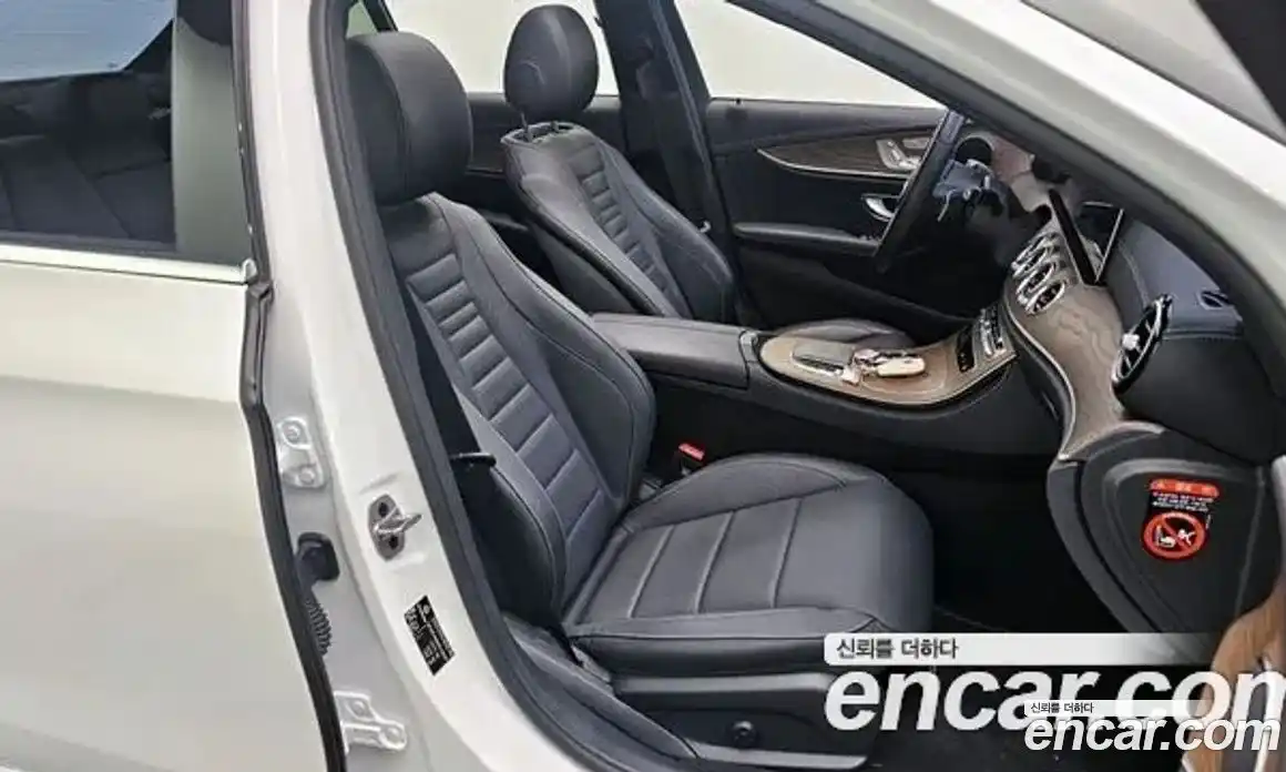 Mercedes-Benz E-Class 2023 2.0 гидро, фото 10