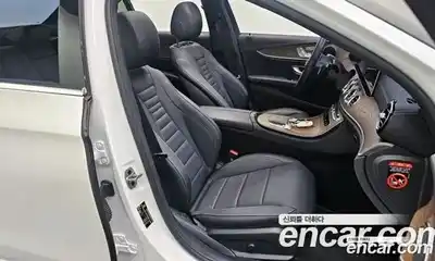 Mercedes-Benz E-Class 2023 2.0 гидро, миниатюра 10