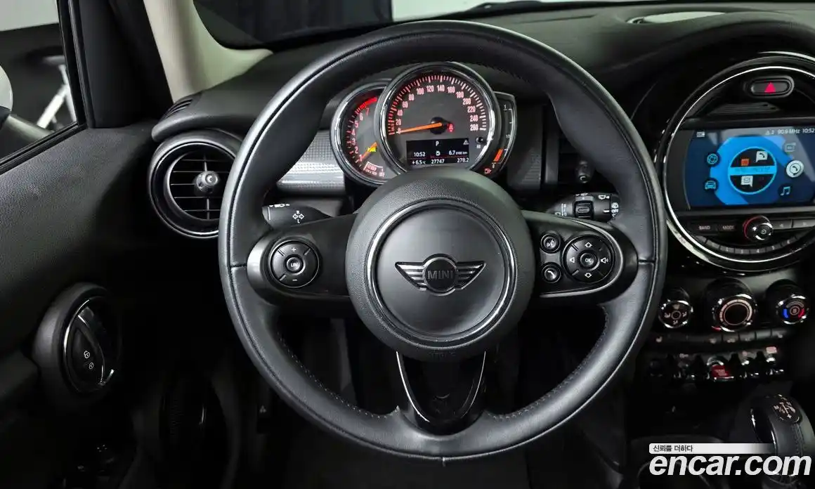 Mini Cooper 2018 1.5 гидро в Москве № 299449, фото 16