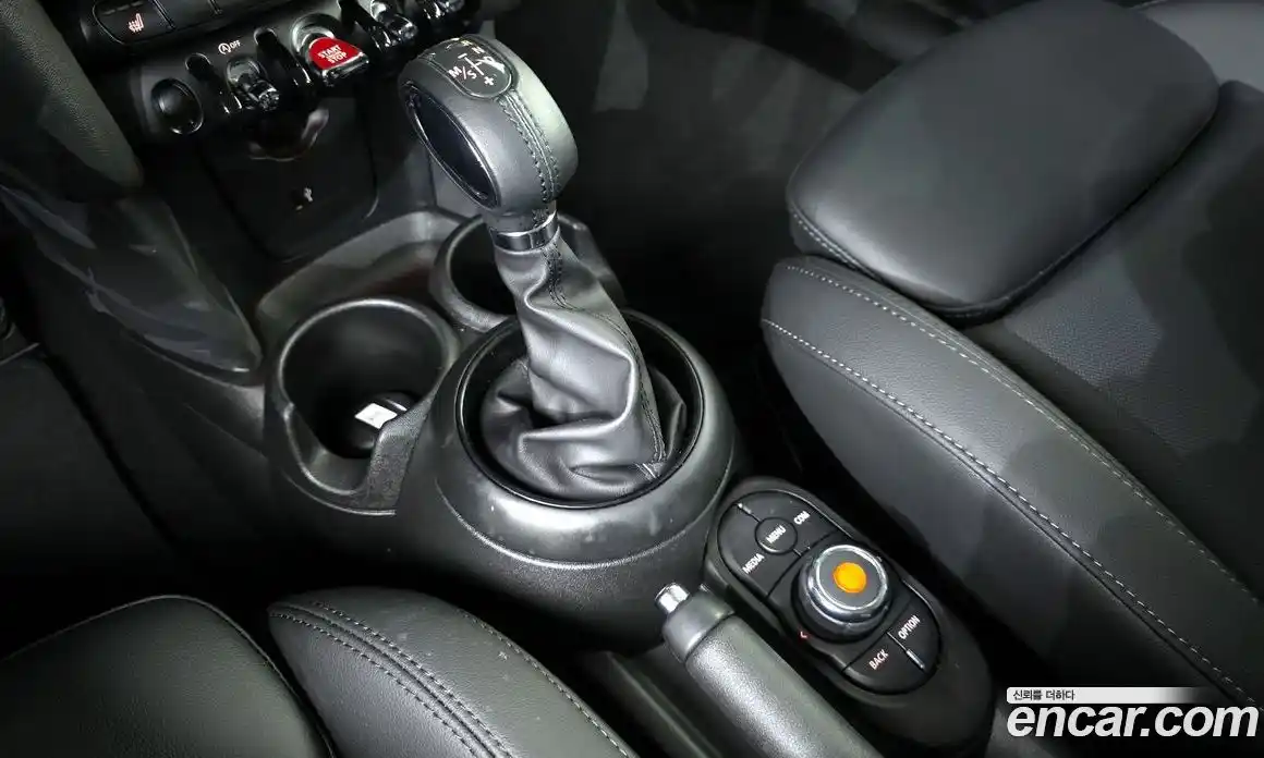 Mini Cooper 2018 1.5 гидро в Москве № 299449, фото 9