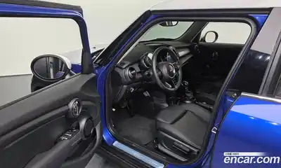 Mini Cooper 2018 1.5 гидро в Москве № 299449, миниатюра 10
