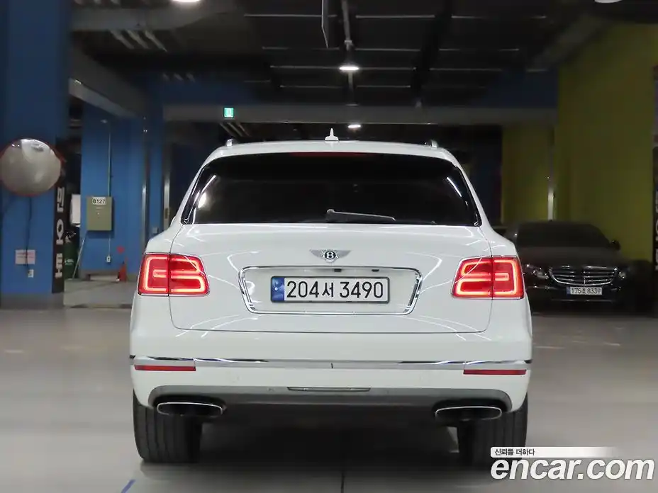 Bentley Bentayga 2018 6.0 гидро в Москве № 387300, фото 3