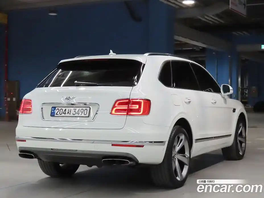 Bentley Bentayga 2018 6.0 гидро в Москве № 387300, фото 4