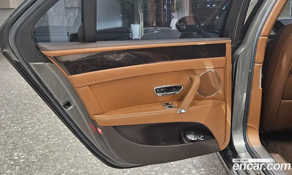 Bentley Flying Spur 2014 6.0 гидро в Москве № 387313, фото 13