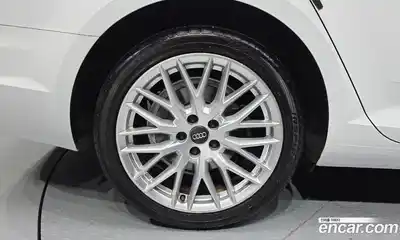 Audi A4 2018 2.0 гидро в Москве № 593352, миниатюра 5
