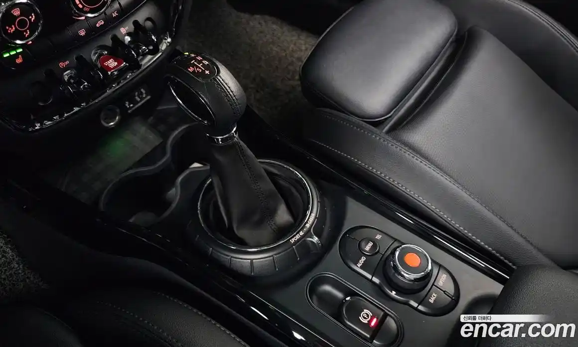 Mini Clubman 2017 1.5 гидро в Москве № 595148, фото 9