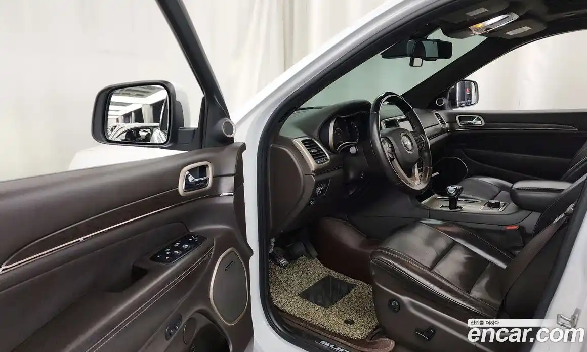 Jeep Cherokee 2015 3.0 гидро в Москве № 725341, фото 10