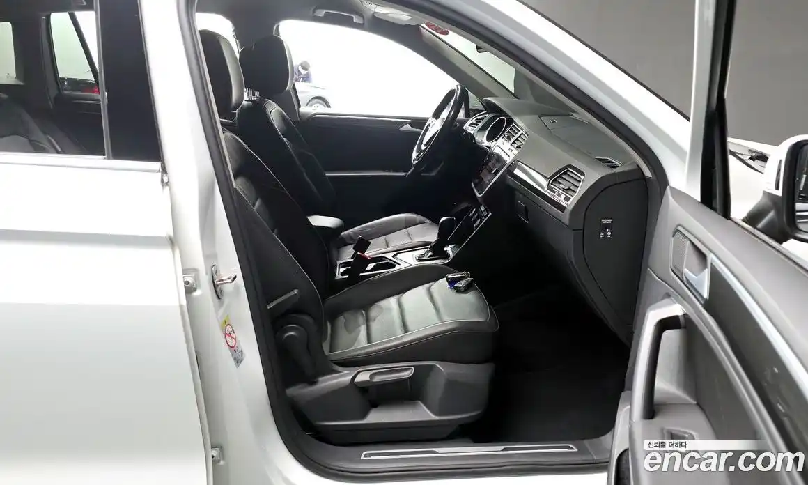 Volkswagen Tiguan 2020 2.0 гидро в Москве № 750110, фото 11