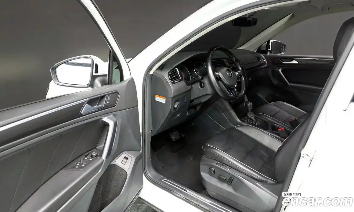 Volkswagen Tiguan 2020 2.0 гидро в Москве № 750110, фото 10