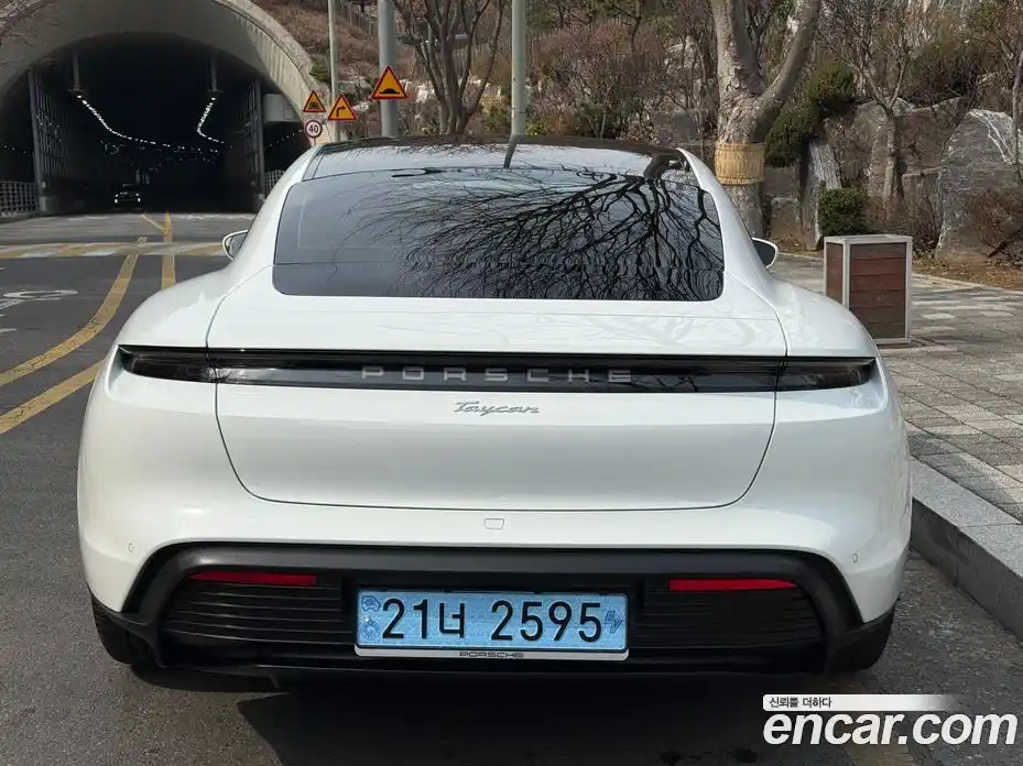 Porsche Taycan 2023 0.1 гидро в Москве, фото 3