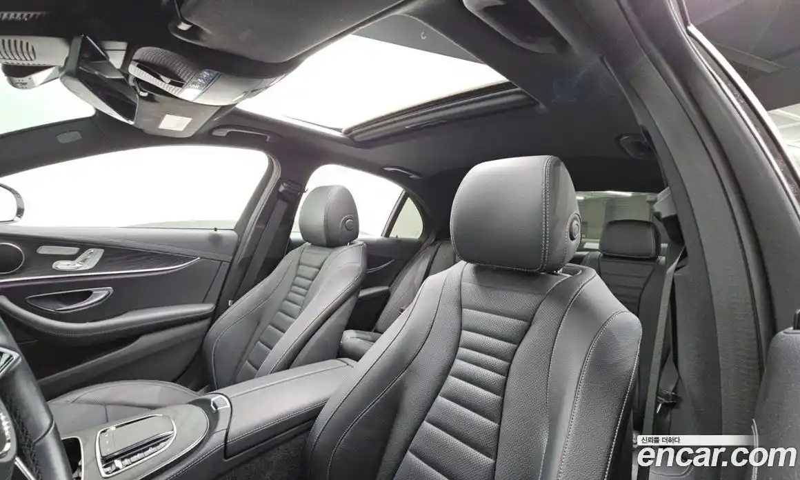 Mercedes-Benz E-Class 2023 2.0 гидро, фото 19