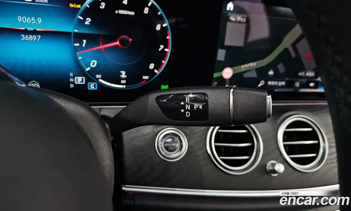 Mercedes-Benz E-Class 2023 2.0 гидро, фото 9