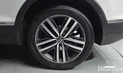 Volkswagen Tiguan 2021 2.0 гидро в Москве № 862407, миниатюра 5