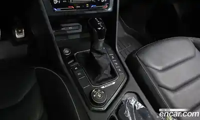 Volkswagen Tiguan 2021 2.0 гидро в Москве № 862407, миниатюра 9