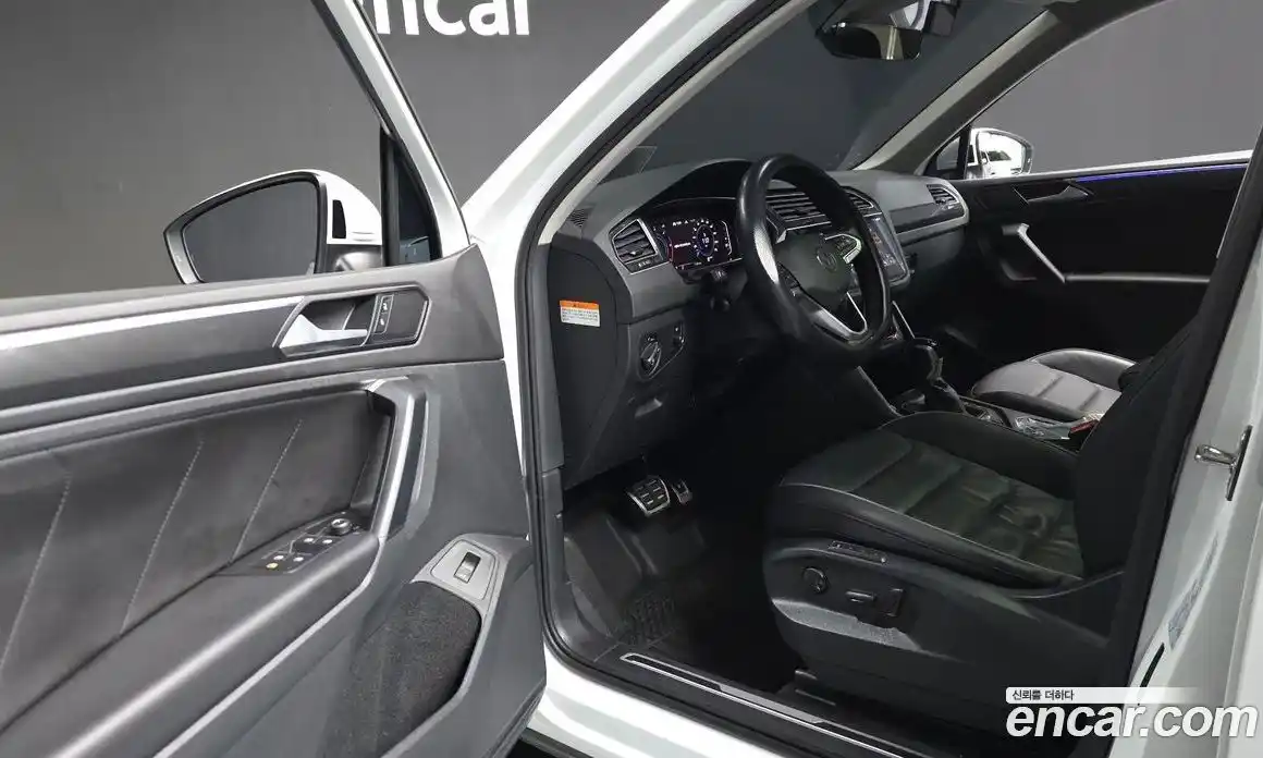 Volkswagen Tiguan 2021 2.0 гидро в Москве № 862407, фото 10