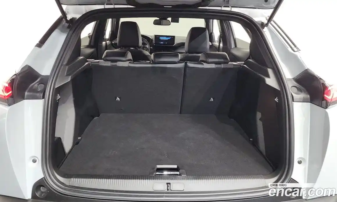 Peugeot 2008 2023 1.5 гидро в Москве № 897380, фото 20