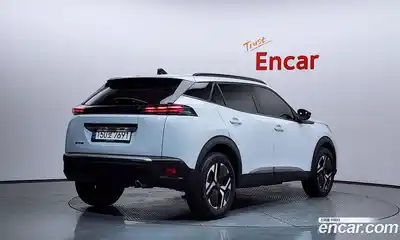 Peugeot 2008 2023 1.5 гидро в Москве № 897380, миниатюра 2