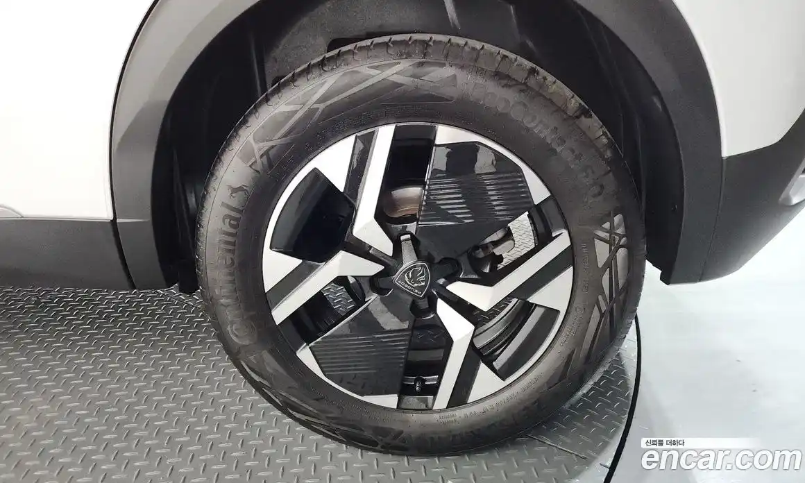 Peugeot 2008 2023 1.5 гидро в Москве № 897380, фото 5