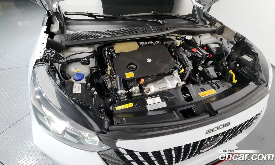 Peugeot 2008 2023 1.5 гидро в Москве № 897380, фото 6