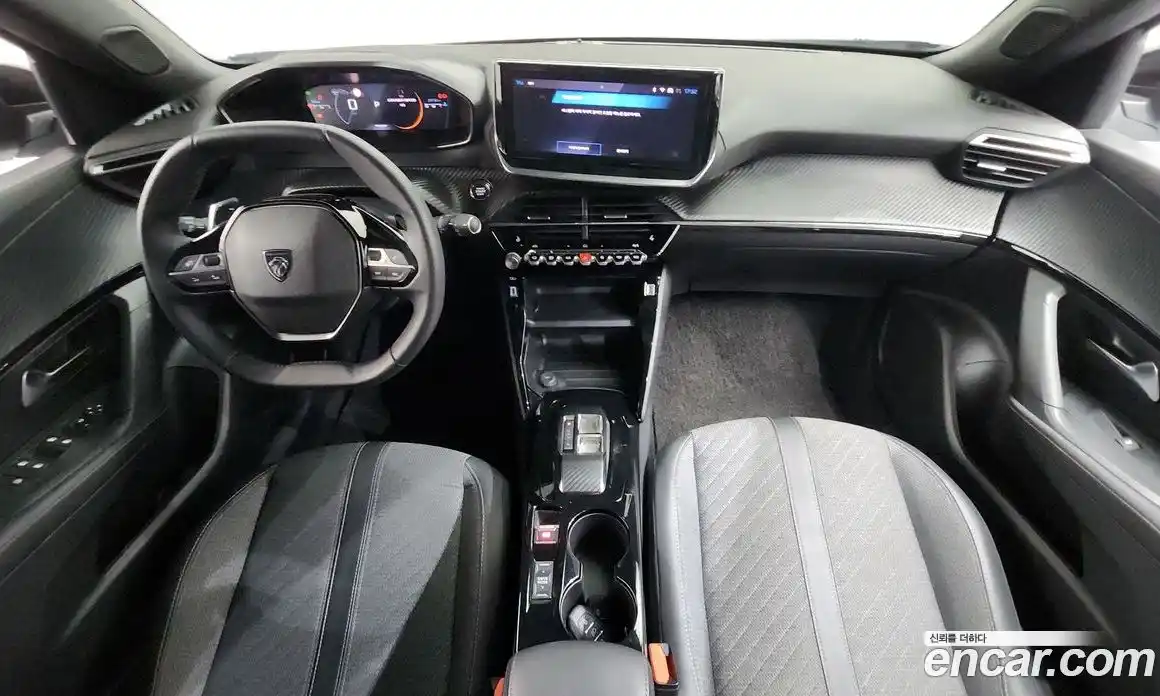 Peugeot 2008 2023 1.5 гидро в Москве № 897380, фото 7