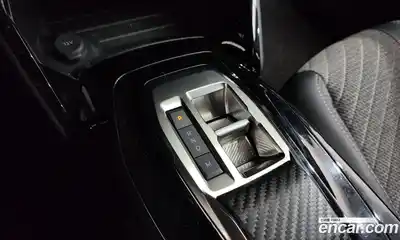 Peugeot 2008 2023 1.5 гидро в Москве № 897380, миниатюра 9