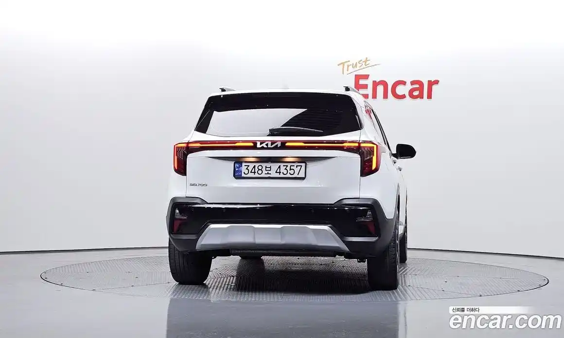 Kia Seltos 2023 1.6 Автомат в Москве № 929108, фото 4