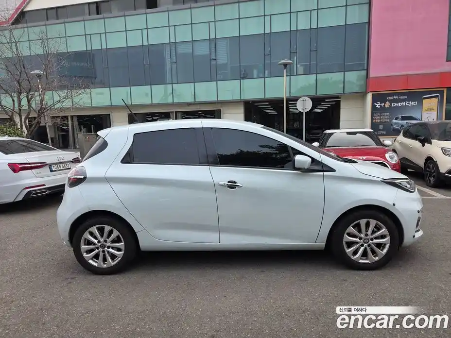 Renault Zoe 2021 0.1 Автомат в Москве № 967716, фото 5