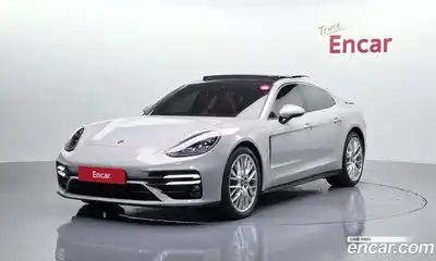 Porsche Panamera, 2022